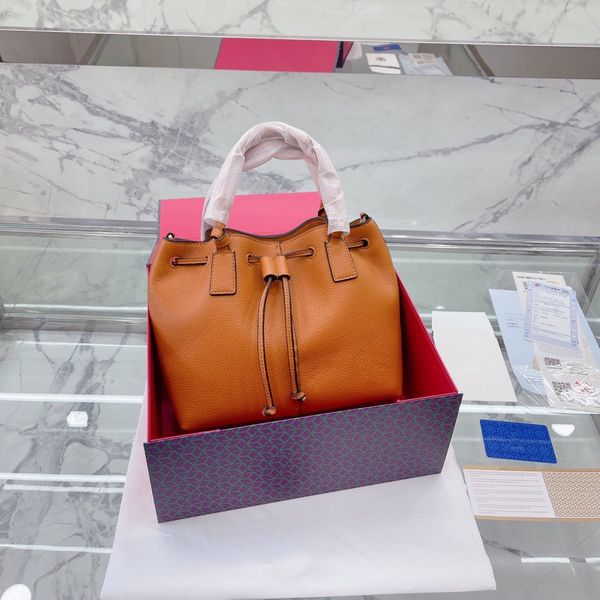 5a fashion trend tote bag solid color luxury bucket shape interior large space capacity leather lychee pattern oblique cross bag shopping ba
5a fashion trend tote bag solid color luxury bucket shape interior large space capacity leather lychee pattern oblique cross bag shopping ba