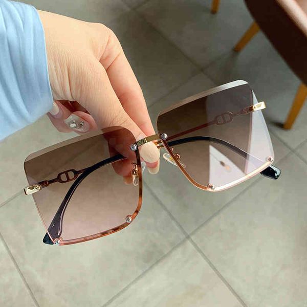 1201d new metal frame crystal edge large glassesfactory outlet fashion men's women's sunglasses2022 trendy latest sunglasses, White;black
1201d new metal frame crystal edge large glassesfactory outlet fashion men's women's sunglasses2022 trendy latest sunglasses, White;black