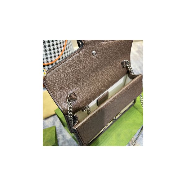 18cm wallets for men women big letter logo pattern handbag outdoor show party bag shoulder coin purses with chains, Red;black 
18cm wallets for men women big letter logo pattern handbag outdoor show party bag shoulder coin purses with chains, Red;black