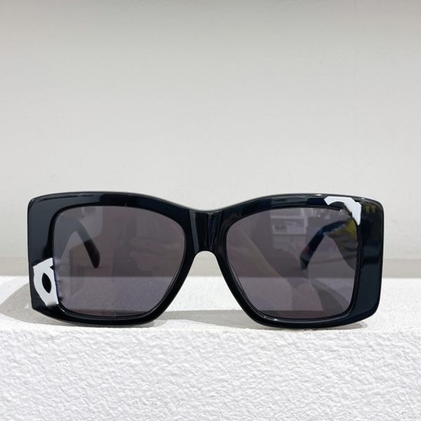 sunglasses super fire small fragrance square sunglasses 71472a letter c big label same style, White;black
sunglasses super fire small fragrance square sunglasses 71472a letter c big label same style, White;black
