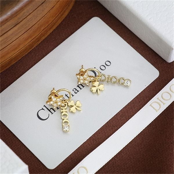 2022 36% off designer jewelry d family letter inlaid diamond for women new red star temperament women's light gold earrings and earring, Golden
2022 36% off designer jewelry d family letter inlaid diamond for women new red star temperament women's light gold earrings and earring, Golden