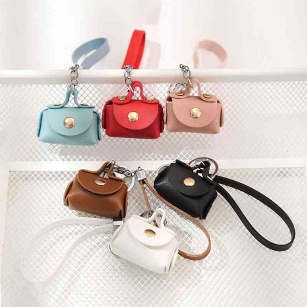 1pc 2022 new mini bucket bag keychain purse bags for luxury brand women handbags tote pu leather charming handbag y220725, Silver
1pc 2022 new mini bucket bag keychain purse bags for luxury brand women handbags tote pu leather charming handbag y220725, Silver