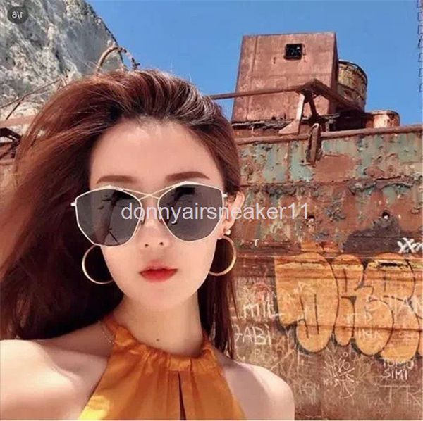 sunglasses 21 d family female stellaire 4 shen mengchen's same sunglasses are ultra light, polygonal, large face and thin, White;black
sunglasses 21 d family female stellaire 4 shen mengchen's same sunglasses are ultra light, polygonal, large face and thin, White;black