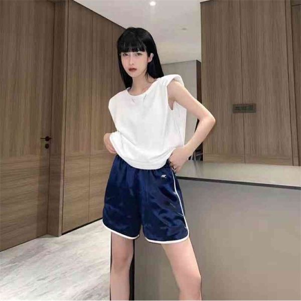 2022 new special offer spring summer plug + embroidery split vinegar fiber shorts women's loose and breathable casual pants, White;black
2022 new special offer spring summer plug + embroidery split vinegar fiber shorts women's loose and breathable casual pants, White;black