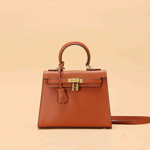 explosive fashion bags heme bag women's 2022 trend handbag personality versatile foreign style one shoulder diagonal bag
explosive fashion bags heme bag women's 2022 trend handbag personality versatile foreign style one shoulder diagonal bag