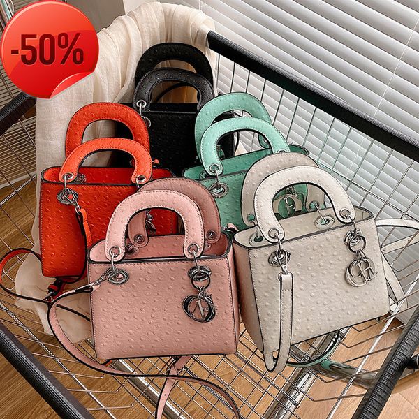 the factory directly foreign style hand female 2022 new fashion diana net red one shoulder msenger handbags
the factory directly foreign style hand female 2022 new fashion diana net red one shoulder msenger handbags