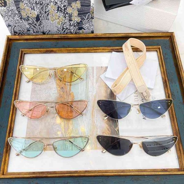22 new d family sunglass female metal small frame cat's eye fashion b1u classic square mens womens luxury brand designer sunglasses, White;black
22 new d family sunglass female metal small frame cat's eye fashion b1u classic square mens womens luxury brand designer sunglasses, White;black