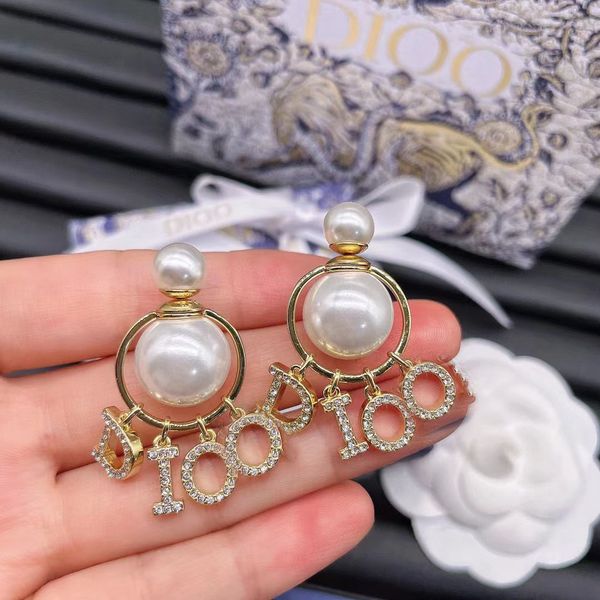 the factory directly d family gold cd letter earrings 2022 new dijia.com red star pearl earrings, Golden
the factory directly d family gold cd letter earrings 2022 new dijia.com red star pearl earrings, Golden