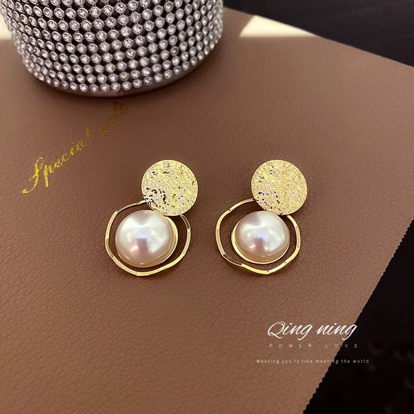 925 silver needle korean dongdaemun fashion new personality pearl disc-shaped earrings internet celebrity temperament design earrings for wo, Golden
925 silver needle korean dongdaemun fashion new personality pearl disc-shaped earrings internet celebrity temperament design earrings for wo, Golden