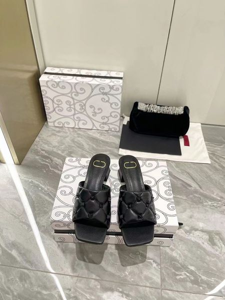 2022 designer designer chic sandals and slippers leather platform shoes 34-41 luxury atmosphere you deserve001, Black
2022 designer designer chic sandals and slippers leather platform shoes 34-41 luxury atmosphere you deserve001, Black