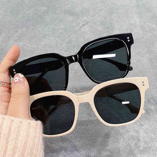 sunglasses vintage square men's fashion new brand designer simplicity all match women sun glasses uv400 trend rivet shades 220328, White;black
sunglasses vintage square men's fashion new brand designer simplicity all match women sun glasses uv400 trend rivet shades 220328, White;black