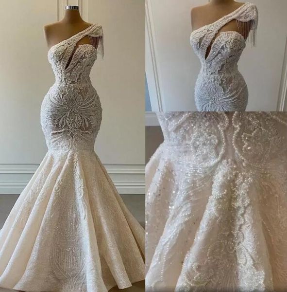 2022 bling luxurious lace beaded wedding dresses one shoulder mermaid bridal gowns crystal beads sequin sweep train real picture robe de mar, White
2022 bling luxurious lace beaded wedding dresses one shoulder mermaid bridal gowns crystal beads sequin sweep train real picture robe de mar, White