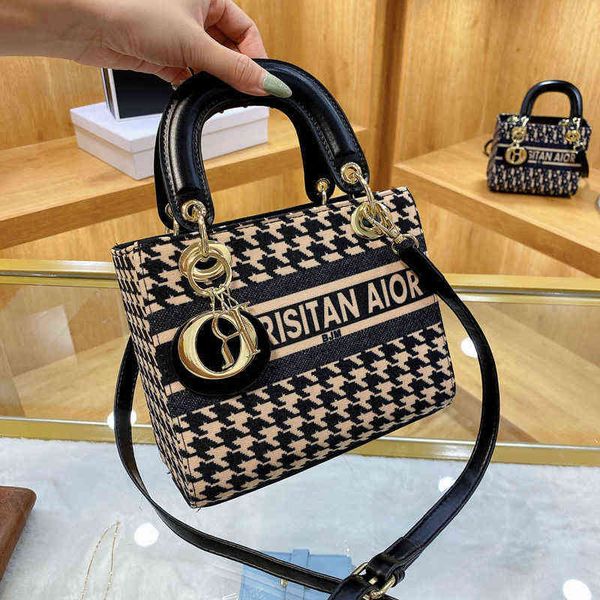 bags one shoulder messenger women's bag 2022 new high-value style light luxury princess of wales temperament small book
bags one shoulder messenger women's bag 2022 new high-value style light luxury princess of wales temperament small book