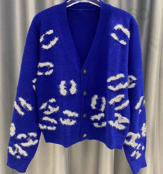 women's knits & tees designer zhi2022 early autumn new leisure temperament handmade workshop knitted v-neck long sleeved cardigan jacke, White
women's knits & tees designer zhi2022 early autumn new leisure temperament handmade workshop knitted v-neck long sleeved cardigan jacke, White