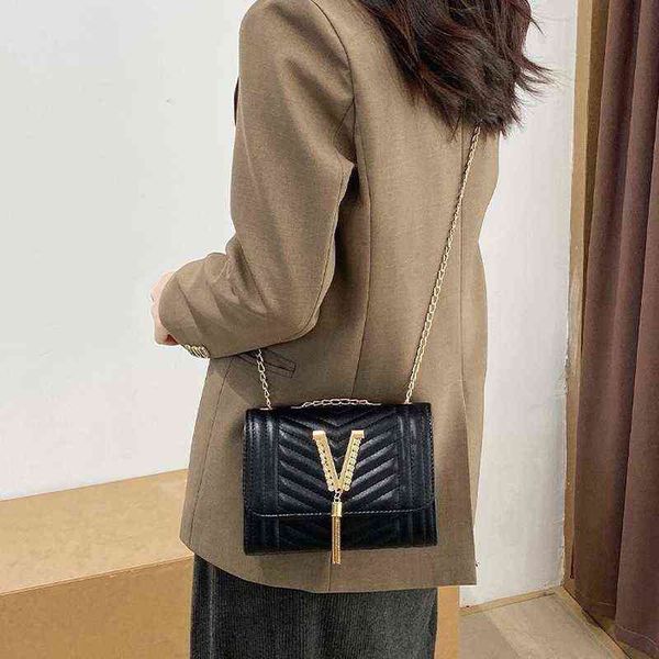 evening bags luxury diamond tassel necklace crossbody for women sewing yarn v stripe pu leather shoulder bag ladies purses and handbags 2207
evening bags luxury diamond tassel necklace crossbody for women sewing yarn v stripe pu leather shoulder bag ladies purses and handbags 2207