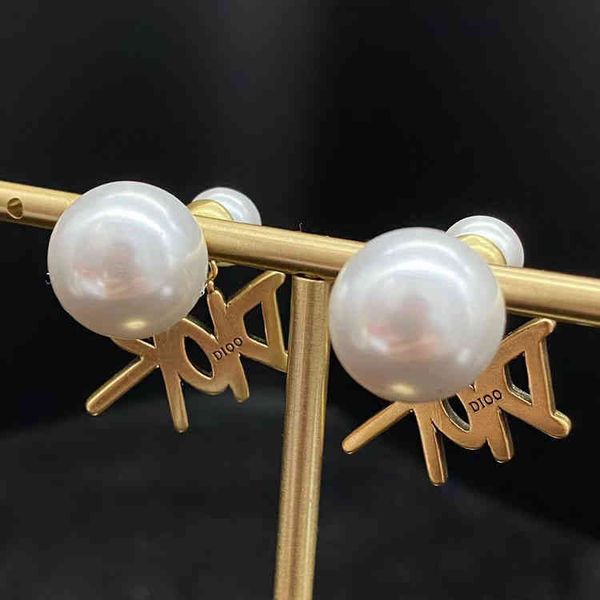 design jewel ornament charm earring diamond inlaid letter pearl earrings simple light luxury temperament daily matching of female earrings, Golden
design jewel ornament charm earring diamond inlaid letter pearl earrings simple light luxury temperament daily matching of female earrings, Golden