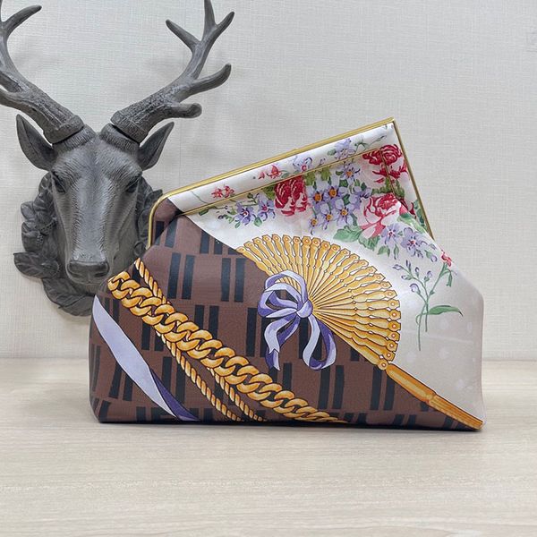 print clutch dinner bag women shoulder crossbody hasp handbag purse fashion letter genuine leather metal hardware detachable chain wallet
print clutch dinner bag women shoulder crossbody hasp handbag purse fashion letter genuine leather metal hardware detachable chain wallet