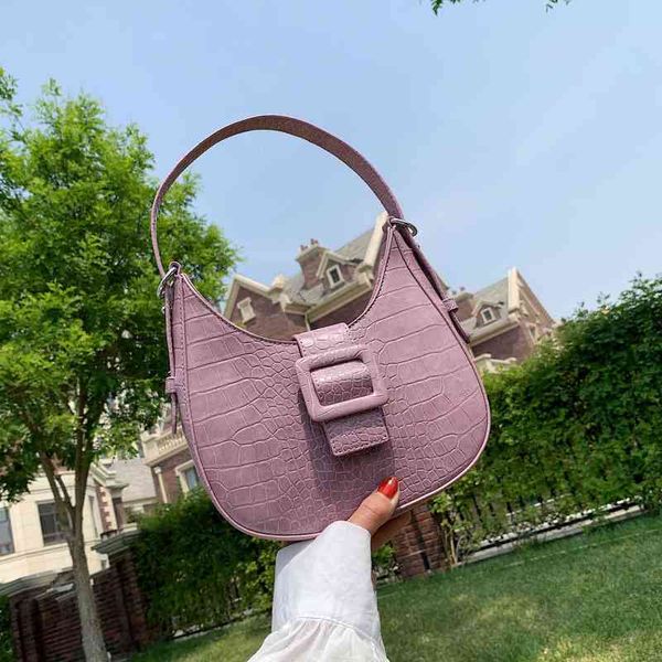 one shoulder crescent women's bag french portable light luxury underarm bag elegant wind diagonal bag 220607
one shoulder crescent women's bag french portable light luxury underarm bag elegant wind diagonal bag 220607