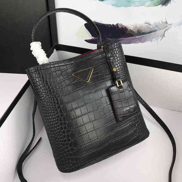 7a+newset alligatorbucket bag handbags shoulder bags lady real leather totes women messenger bags crossbody bag purse
7a+newset alligatorbucket bag handbags shoulder bags lady real leather totes women messenger bags crossbody bag purse