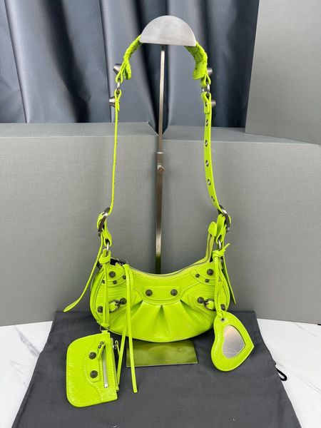 7a quality 2022 women lady le cagole motorcycle shoulder bags luxury designers genuine leather crossbody clutch wallet purse pochette retro
7a quality 2022 women lady le cagole motorcycle shoulder bags luxury designers genuine leather crossbody clutch wallet purse pochette retro