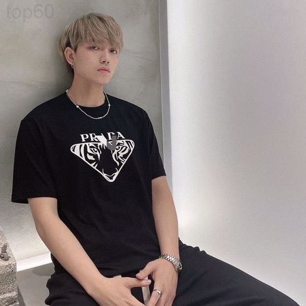 women's t-shirt designer 2022 tiger year new p family triangular head printing short sleeve men's and women's casual versatil, White
women's t-shirt designer 2022 tiger year new p family triangular head printing short sleeve men's and women's casual versatil, White