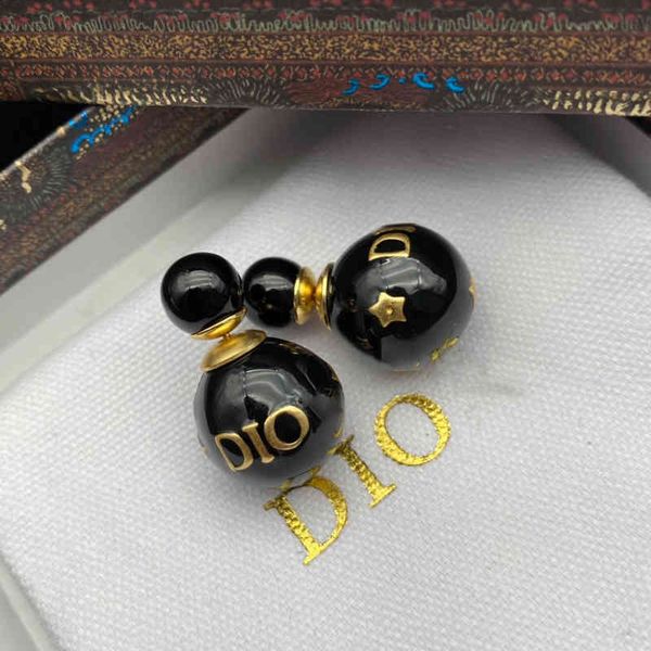 new black pearl cold personality letter 2022 luxury brand fashion design versatile ladies jewelry stud earrings, Golden;silver
new black pearl cold personality letter 2022 luxury brand fashion design versatile ladies jewelry stud earrings, Golden;silver