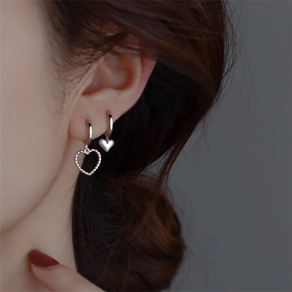 european and american fashion silver circle dangle chandelier asymmetric heart-shaped charm earrings girls party jewelry accessories a404
european and american fashion silver circle dangle chandelier asymmetric heart-shaped charm earrings girls party jewelry accessories a404