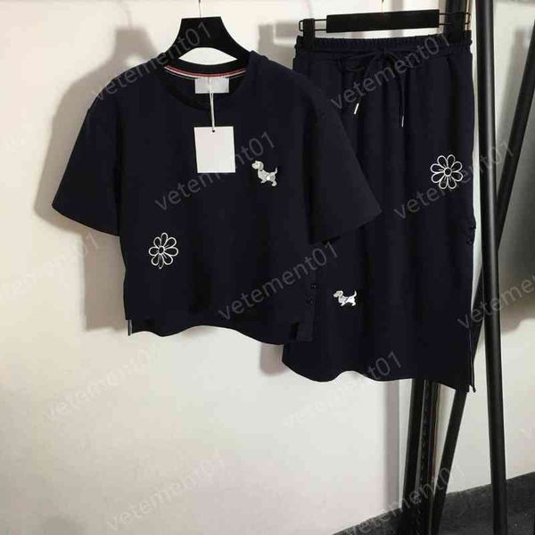 womens two piece dress animal embroidered floral irregular t-shirt and high-waisted skirt 2 piece sets luxury r women dresses, White
womens two piece dress animal embroidered floral irregular t-shirt and high-waisted skirt 2 piece sets luxury r women dresses, White