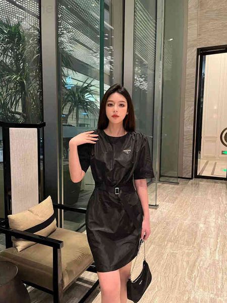 casual dresses designer p home 22 spring and summer new triangular standard shoulder waist fold back zipper design belt dress 45tw, Black;gray
casual dresses designer p home 22 spring and summer new triangular standard shoulder waist fold back zipper design belt dress 45tw, Black;gray