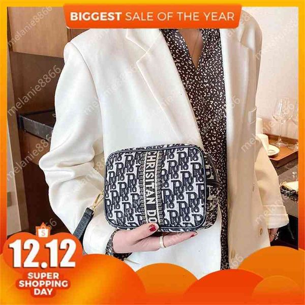fashion women's handbags senior cosmetic bag korean large portable travel storage canvas embroidery wash bags
fashion women's handbags senior cosmetic bag korean large portable travel storage canvas embroidery wash bags