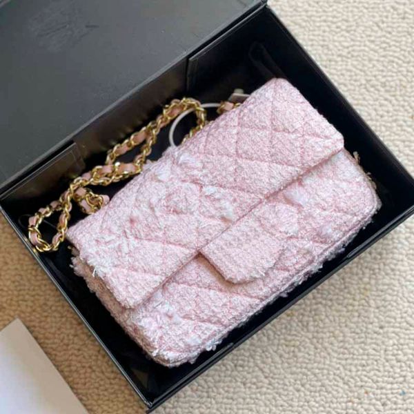 mini flap ladies designer bags purple pink corduroy french handbags designers gold-tone metal chain hardware splicing multicolor luxury tote
mini flap ladies designer bags purple pink corduroy french handbags designers gold-tone metal chain hardware splicing multicolor luxury tote