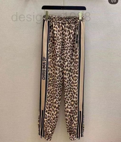 women's shorts designer cd22 spring new all over print sports style with zipper slit pants at the foot xokk, White;black
women's shorts designer cd22 spring new all over print sports style with zipper slit pants at the foot xokk, White;black