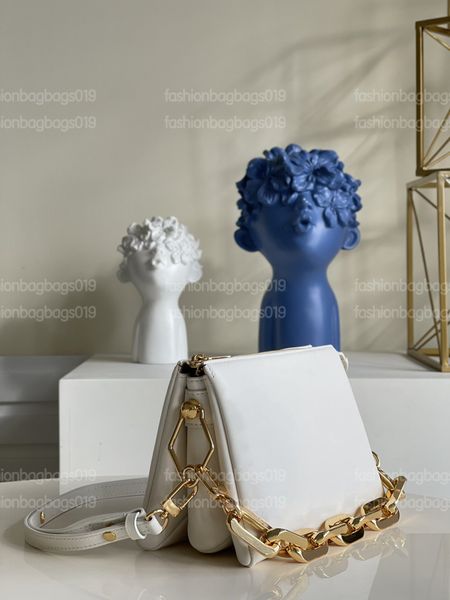 luxurys designers bags puffy embossed letter flowers patten chunky chain totes clutch crossbody long shoulder strap coussin bb designer hand
luxurys designers bags puffy embossed letter flowers patten chunky chain totes clutch crossbody long shoulder strap coussin bb designer hand