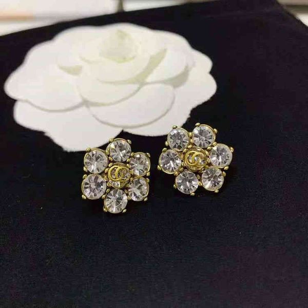 family flower ear clip large rhinestone advanced versatile 925 silver needle earrings of the same material, Golden
family flower ear clip large rhinestone advanced versatile 925 silver needle earrings of the same material, Golden