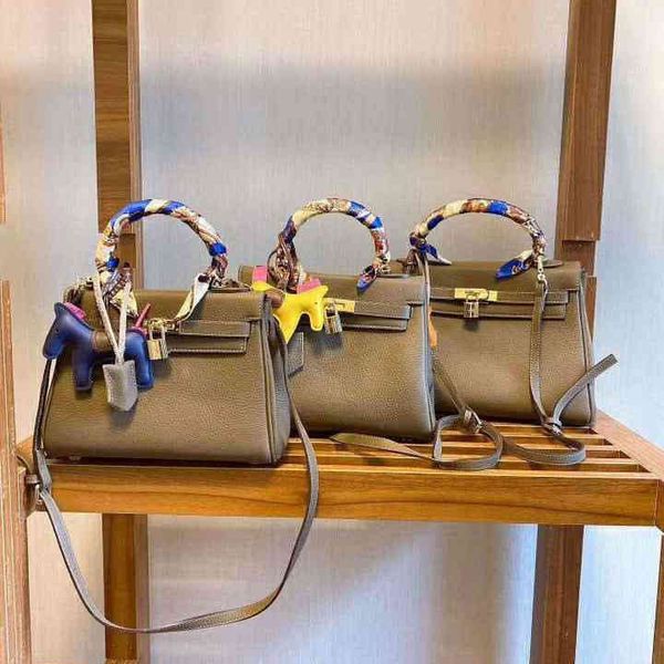 leathe rwoman luxurys designer purses ladies handbags bags shoulder bride bag litchi grain head layer cowhide crossbody clutches kellybag bi
leathe rwoman luxurys designer purses ladies handbags bags shoulder bride bag litchi grain head layer cowhide crossbody clutches kellybag bi