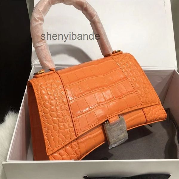 2022 women handbag balencaigss designer bag women luxury handbags b family hourglass bag women's light high version underarm leather cr
2022 women handbag balencaigss designer bag women luxury handbags b family hourglass bag women's light high version underarm leather cr