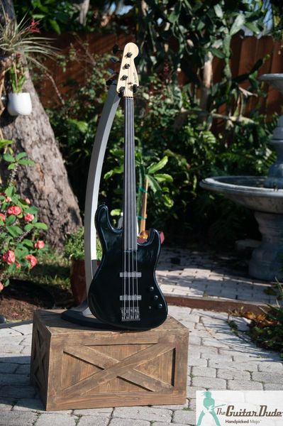 levinson blade b4 fretless electric jazz bass - ebony fretboard - fabulous electric guitar
levinson blade b4 fretless electric jazz bass - ebony fretboard - fabulous electric guitar