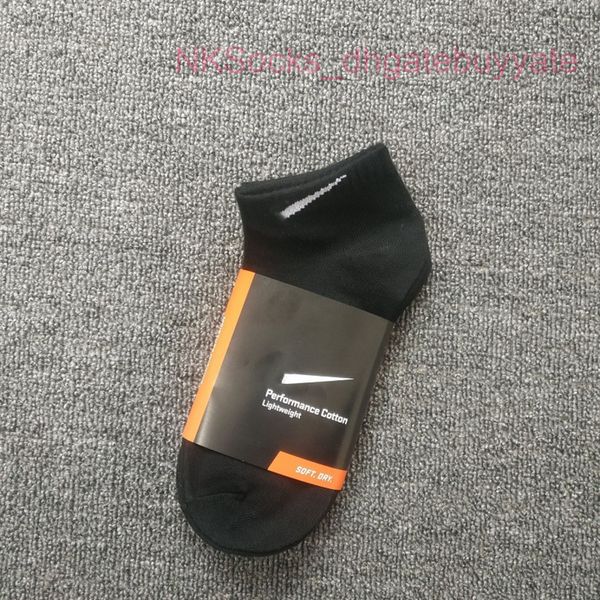 men's fashion classic socks 3 pairs of 1 card hook brand designer versatile sports sock men women luxury wear medium short sportsocks h, Black
men's fashion classic socks 3 pairs of 1 card hook brand designer versatile sports sock men women luxury wear medium short sportsocks h, Black