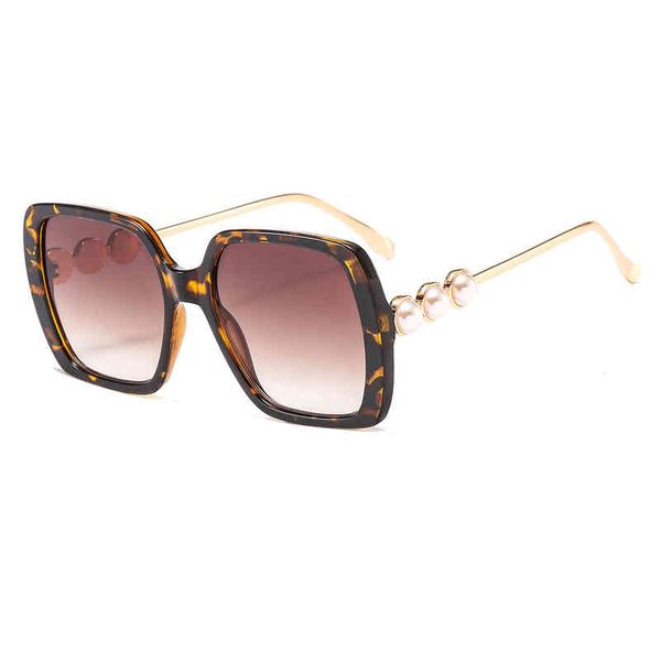 men's ladies brand sunglasses wholesale new fashion frame elegant small fragrant pearl women's, White;black
men's ladies brand sunglasses wholesale new fashion frame elegant small fragrant pearl women's, White;black