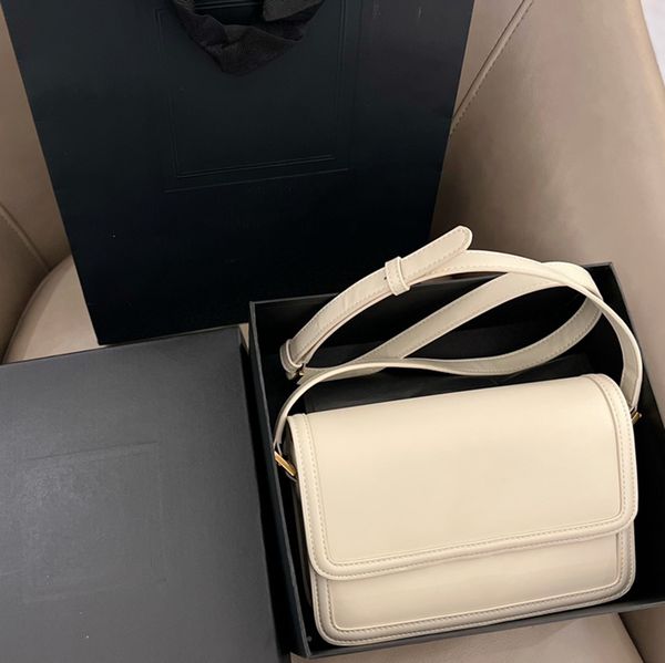 wallets shoulder bags women handbag ladies zipper cream color metal letters 2022 plain designer womens handbags mini fashion metallic crossb, Red;black
wallets shoulder bags women handbag ladies zipper cream color metal letters 2022 plain designer womens handbags mini fashion metallic crossb, Red;black
