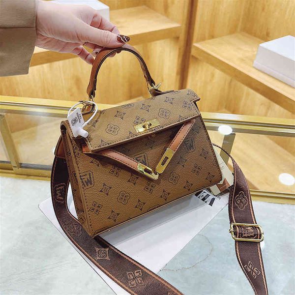handbags bags temperament same wide shoulder strap old flower 2022 new women's high-grade one portable, Black;red
handbags bags temperament same wide shoulder strap old flower 2022 new women's high-grade one portable, Black;red