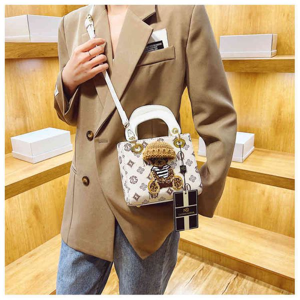mobile phone women's 2022 new fashion autumn winter texture diana simple foreign style crossbody handbag luxury designer
mobile phone women's 2022 new fashion autumn winter texture diana simple foreign style crossbody handbag luxury designer