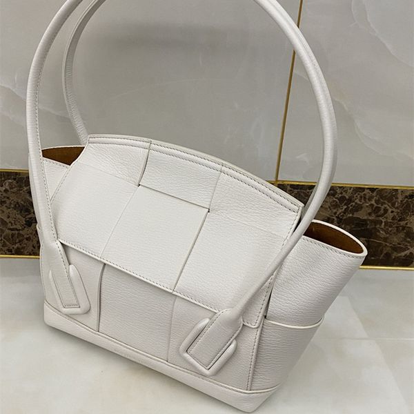 goat print 2021 handle position is very design sense womens designer handbags exquisite italian craft 70047 the season fashion bags
goat print 2021 handle position is very design sense womens designer handbags exquisite italian craft 70047 the season fashion bags