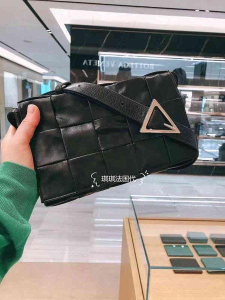 cassette spot designer bottegas bag woven oil wax messenger single shoulder square pillow venetas leather zc
cassette spot designer bottegas bag woven oil wax messenger single shoulder square pillow venetas leather zc