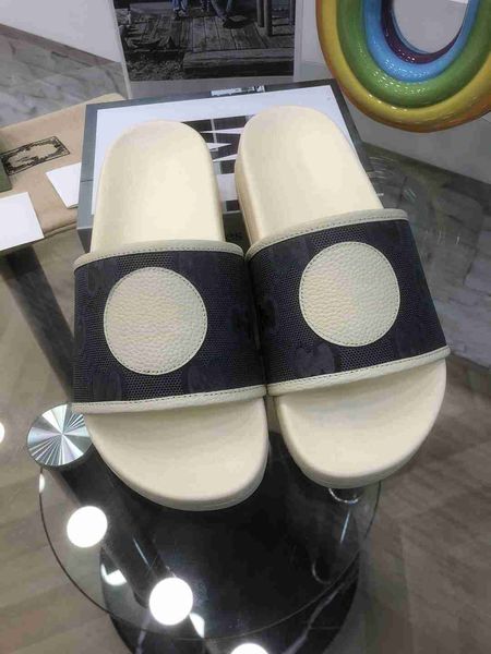 luxury designer leather ladies sandals summer flat shoes fashion beach women slippers h letter drag 35-47, Black
luxury designer leather ladies sandals summer flat shoes fashion beach women slippers h letter drag 35-47, Black