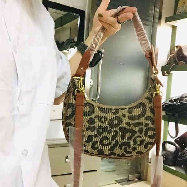 shoulder print armpit single 2022 leopard women's leisure fashion trend small versatile popular style
shoulder print armpit single 2022 leopard women's leisure fashion trend small versatile popular style