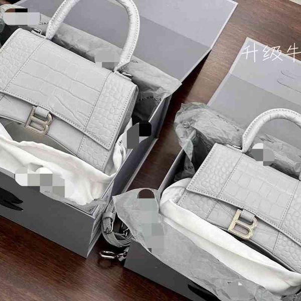 leather handbag women's fashion high sense messenger versatile 2022 new net red crocodile hourglass
leather handbag women's fashion high sense messenger versatile 2022 new net red crocodile hourglass