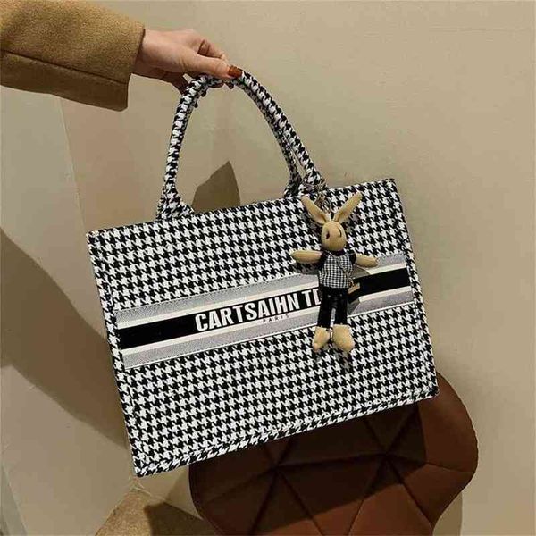 50% off online outlet shop discounts popular large capacity canvas embroidery handbag trend one shoulder tote bag 
50% off online outlet shop discounts popular large capacity canvas embroidery handbag trend one shoulder tote bag