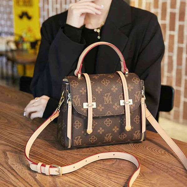 bags handbags bag women's new 2022 bucket autumn and winter one shoulder small versatile fashion trend old flower messenger, Black;red
bags handbags bag women's new 2022 bucket autumn and winter one shoulder small versatile fashion trend old flower messenger, Black;red