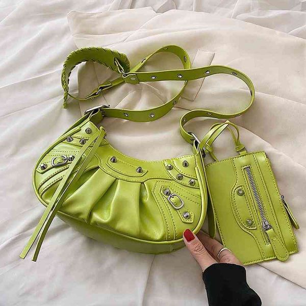 2022 personalized decoration women's portable new small square messenger bag fashion brands popular ladies shoulder handbags celebrity
2022 personalized decoration women's portable new small square messenger bag fashion brands popular ladies shoulder handbags celebrity